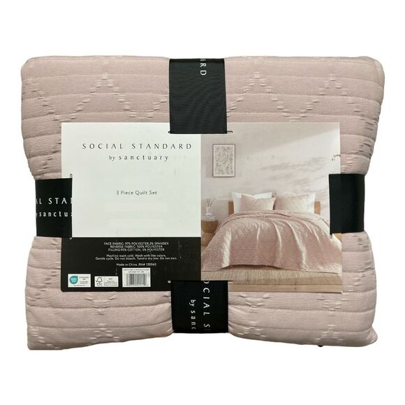 Hushed Violet - Social Standard by Sanctuary Reversible Seersucker Textured Quil - Picture 1 of 1